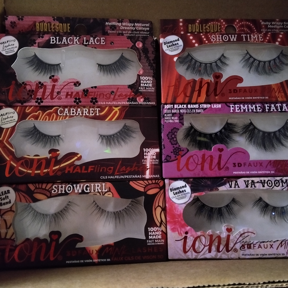 Black Lace and Show Time Lashes Set